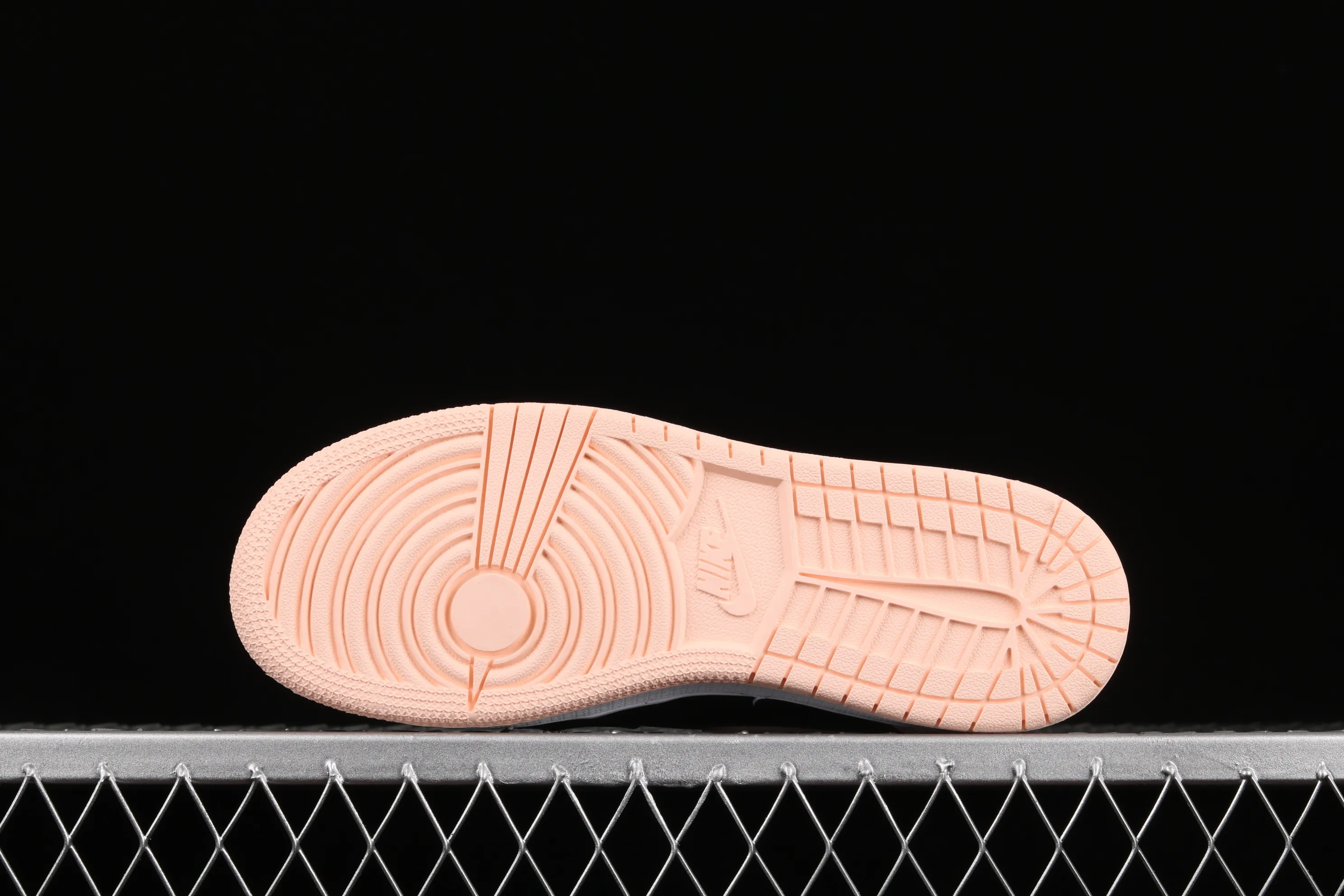 All Categories Air Jordan Jordan Series Basketball Shoes Air Jordan 1 High Air Jordan 1 "Crimson Tint" AJ1 Joe 1 Black Pink Litchi Pattern Women's Shoes 555441-081